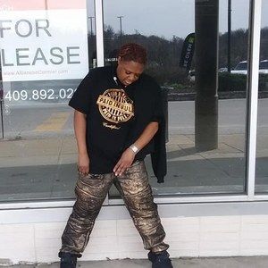 Meet your Posher, Myra p